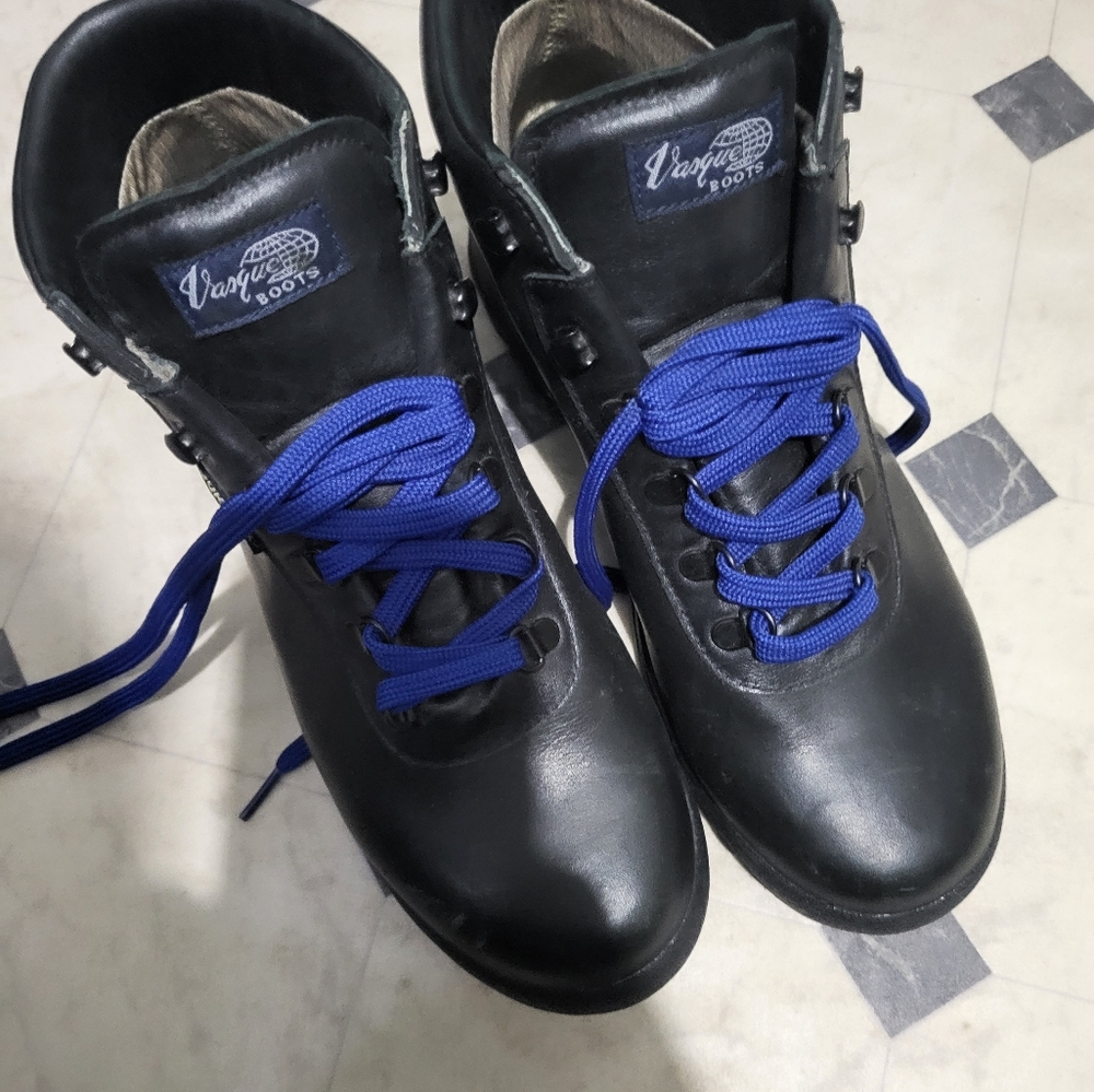 Men vasquez gortex boots. Sz 10